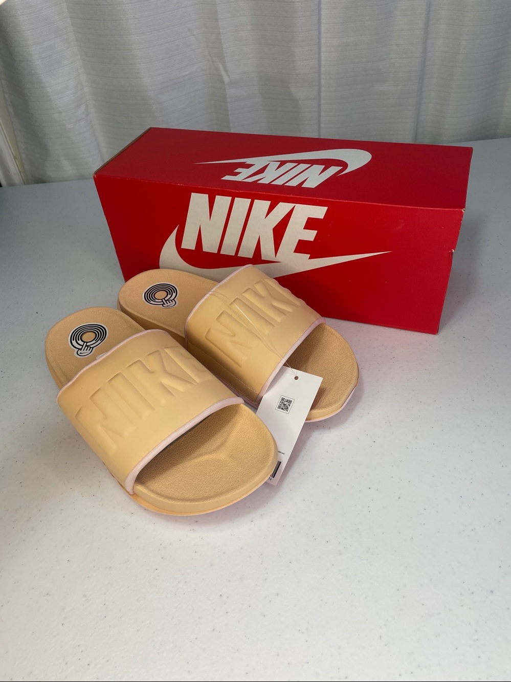 Nike women’s Peach/Tan Slide Sandals - Picture 2 of 6
